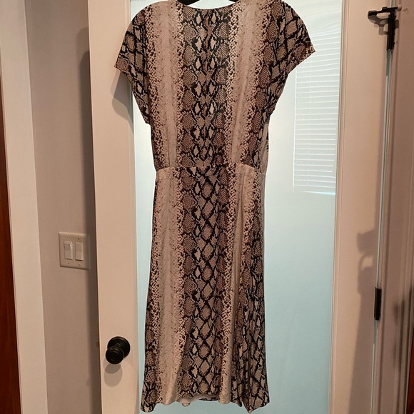 Joie wrap dress ✨NWT✨ - Picture 6 of 10